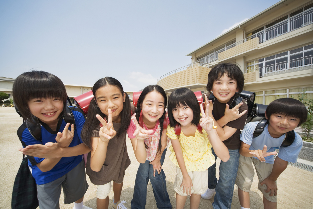 笑顔の小学生